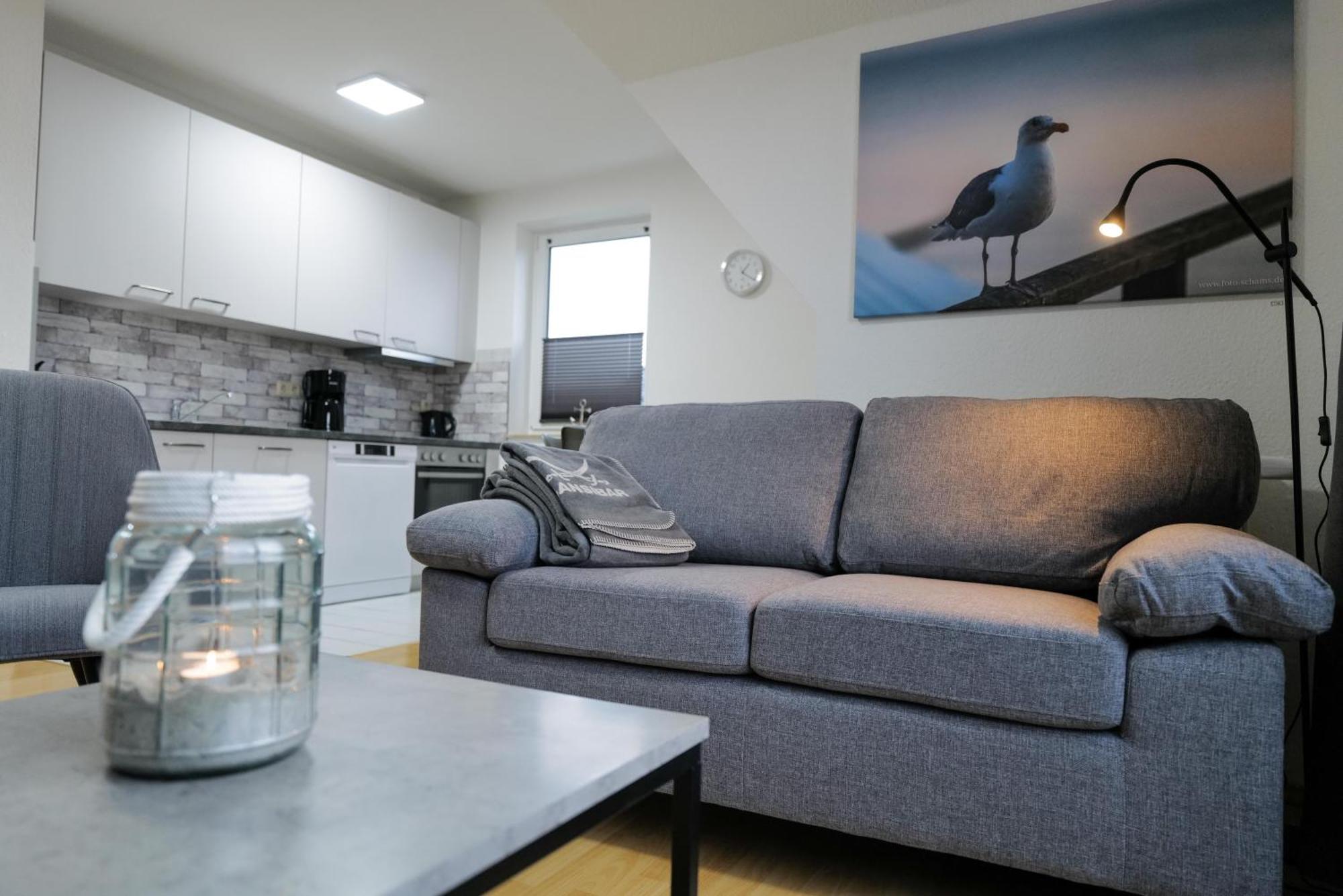 Ferienwohnungen Meerfarbig Zingst - Haustierfrei -Terrasse Mit Strandkorb Oder Balkon - E-Ladesaeule - Parkplatz - Wlan - Fahrradschuppen - Waschtrockner - Ruhig Und Zentral - Nichtraucher Exterior foto